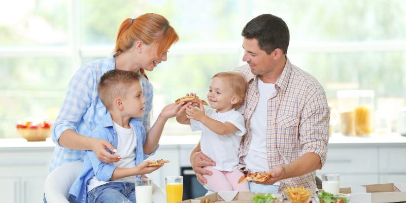 Practical Tips for Teaching Children to Eat on Their Own