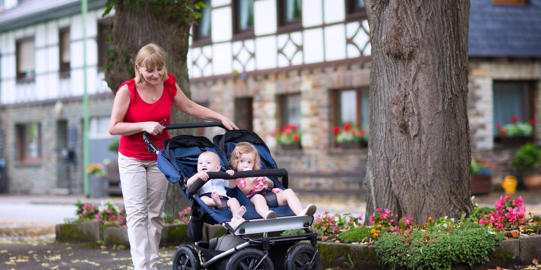 Safe and Secure: Why Double Strollers Help Parents Stay in Control Outdoors