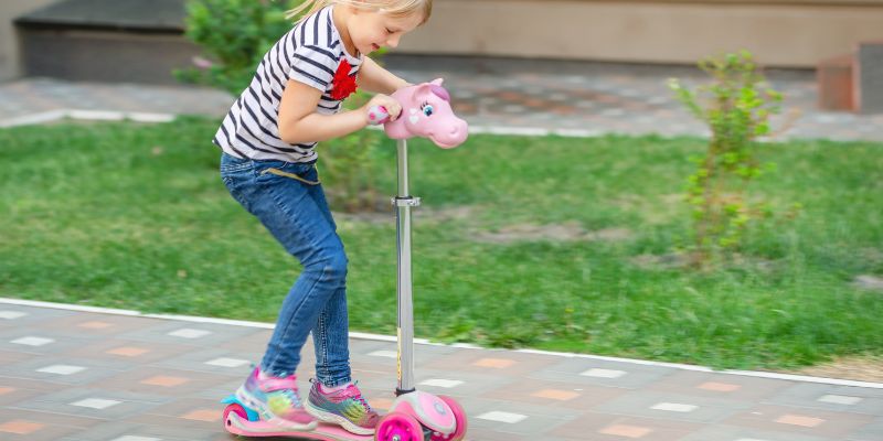 Scoot into Fun: Why Scooters are the Ultimate Gift for Kids!